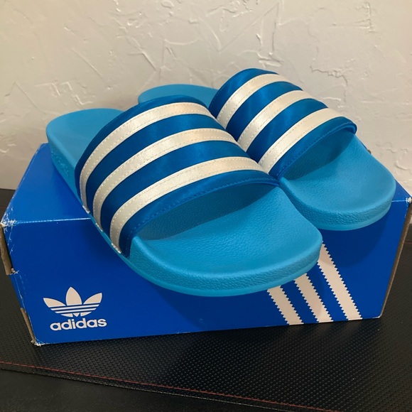 Adidas Blue slides sandal women’s US size 9 - Picture 5 of 7